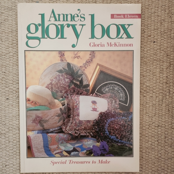 Anne's Glory Box Book Eleven Gloria McKinnon 2011 - Picture 1 of 7